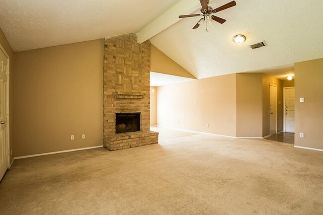 Building Photo - 15826 Beechnut St
