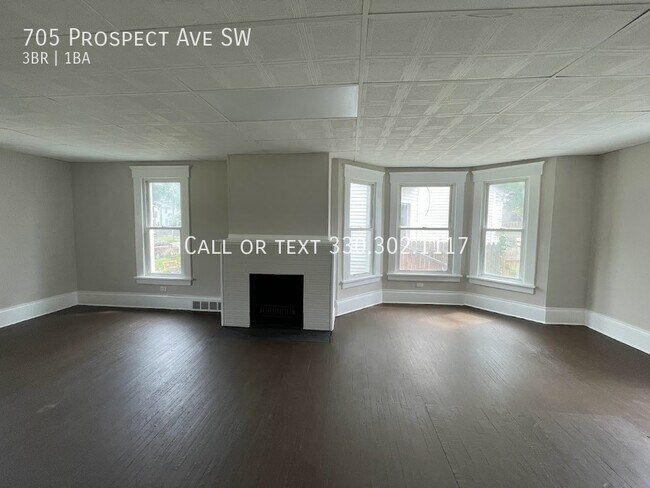 Building Photo - Three bedroom two bathroom home for rent