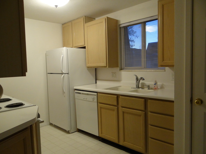 Primary Photo - Clean Condo in Meadowbrook Condominium Vil...