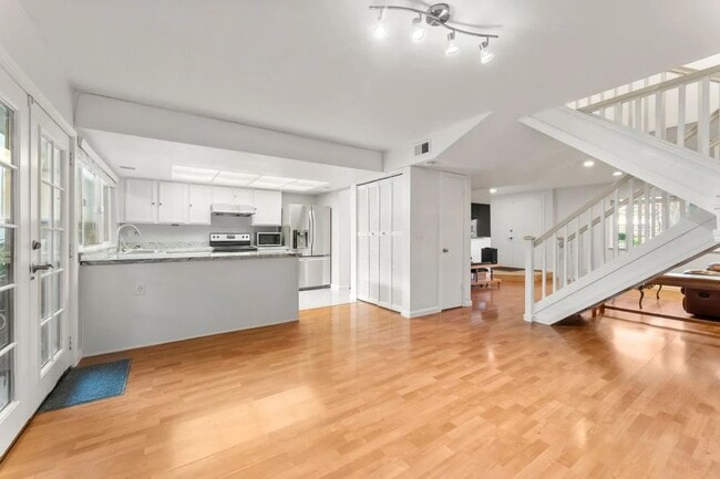 Building Photo - 7108 Coral Gables Cir