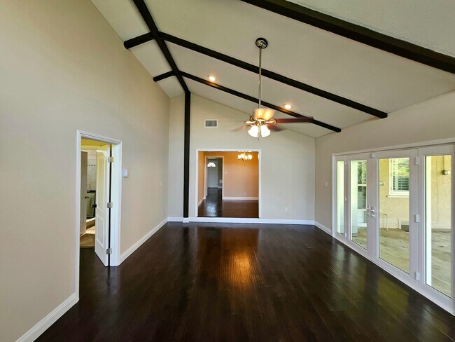 Building Photo - Stunning Remodeled Home with Modern Upgrades