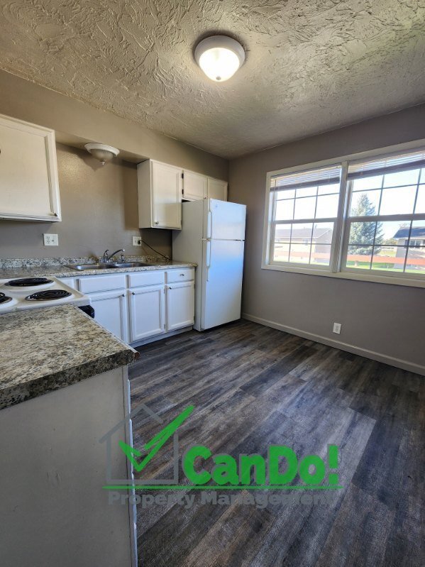 Building Photo - Now Available! Remodeled 2 bedroom, 1 bath...