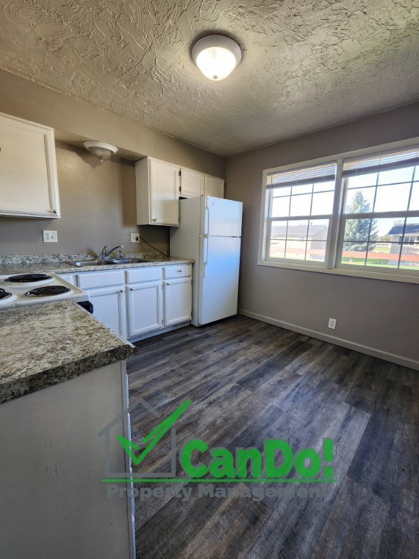 Foto del edificio - Now June 1st! Remodeled 2 bedroom, 1 bathr...