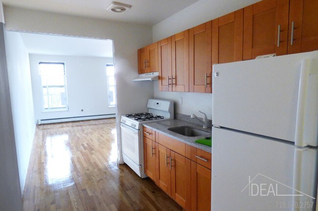 Building Photo - 243 56th St