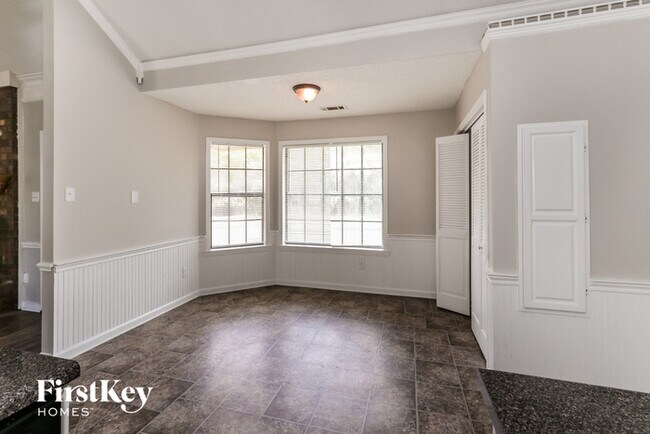 Building Photo - 4620 Shaker Cove