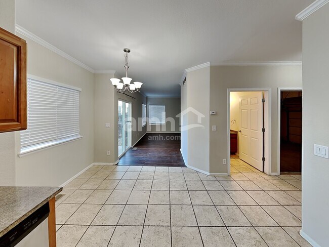 Foto del edificio - 9861 Kenton Cir