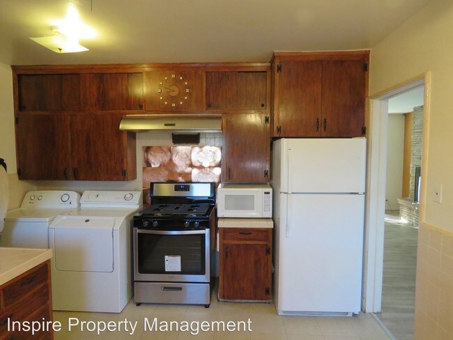 Building Photo - 3 br, 2 bath House - 6463 Mesquite Avenue
