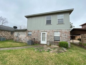 Building Photo - 202 Rampart St