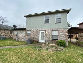 Building Photo - 202 Rampart St