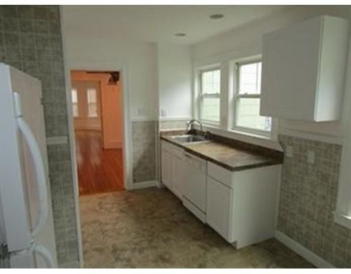 Building Photo - 143 Middle St