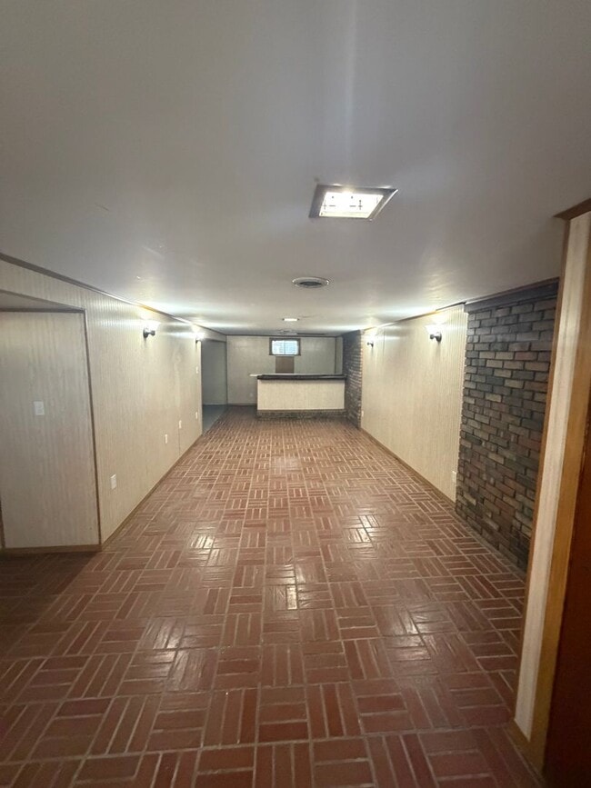 Foto del edificio - 9065 Bobb Ave