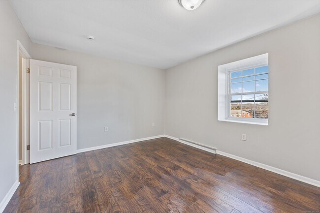 Foto del edificio - 64 Savin Park