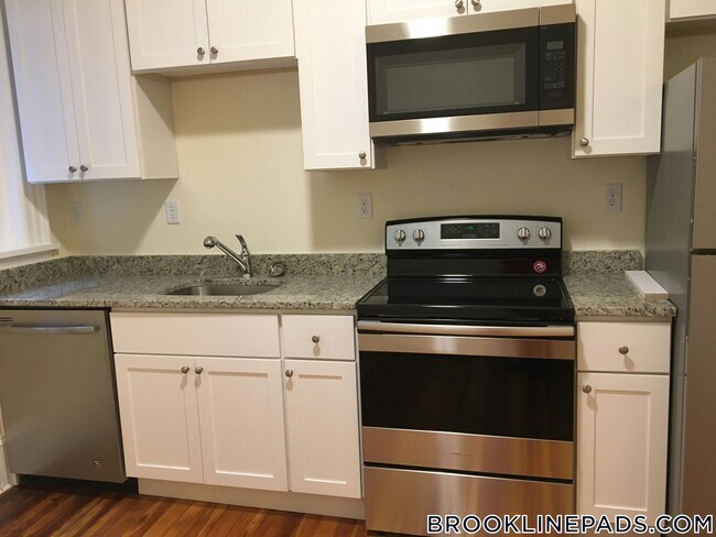 Foto del edificio - 1463 Beacon St