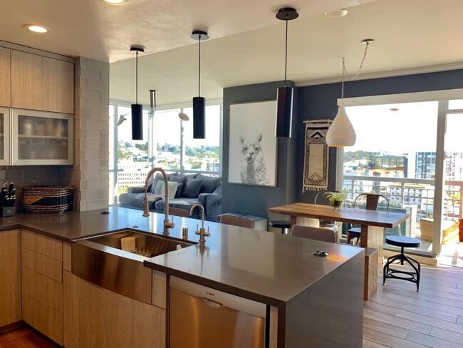 Building Photo - 1 bedroom in San Diego CA 92101