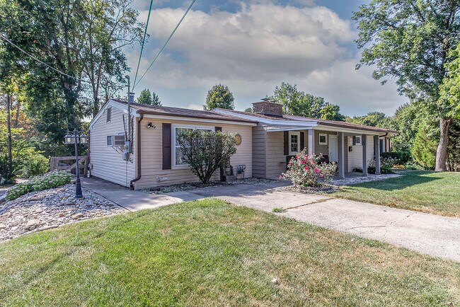 Building Photo - 3507 Susan Lewis Dr