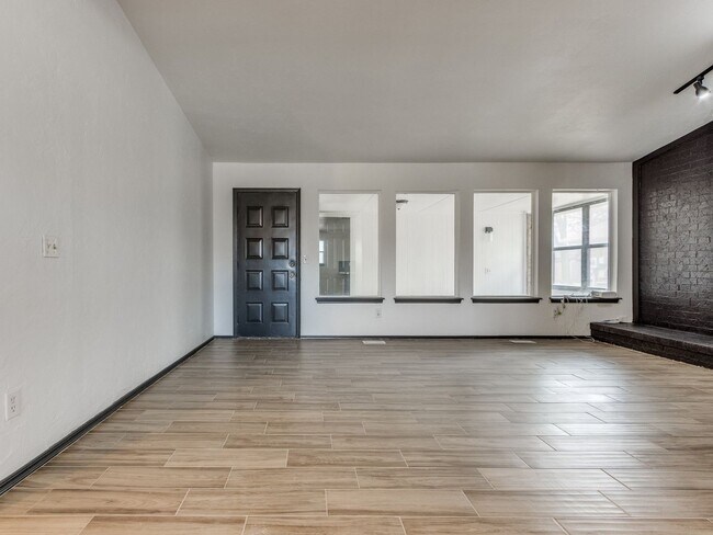 Foto del edificio - Available now!