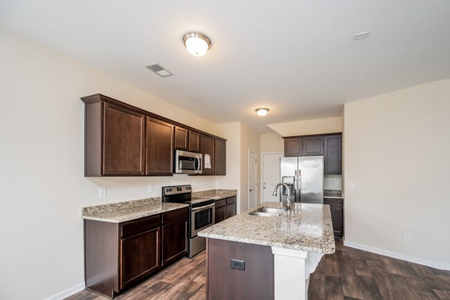 Building Photo - 390 Eagle Feather Loop