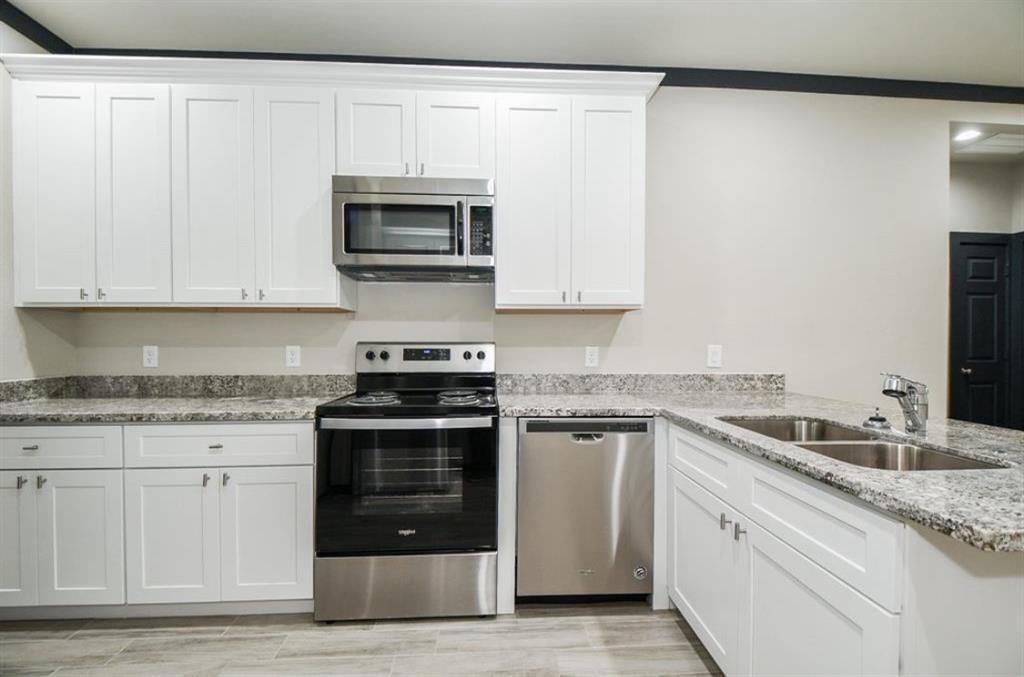 Foto principal - 7802 Dandy St