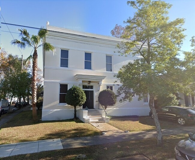 Townhouse front - 1031 Burdette St