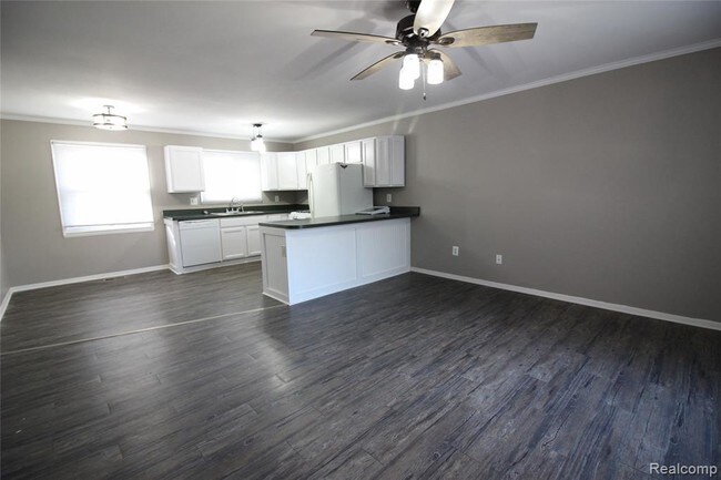 Building Photo - 15756 Woodmont St