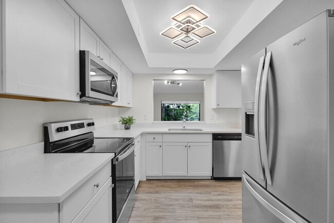 Exceptional two-bedroom, two-bath property... - Exceptional two-bedroom, two-bath property... Apartment