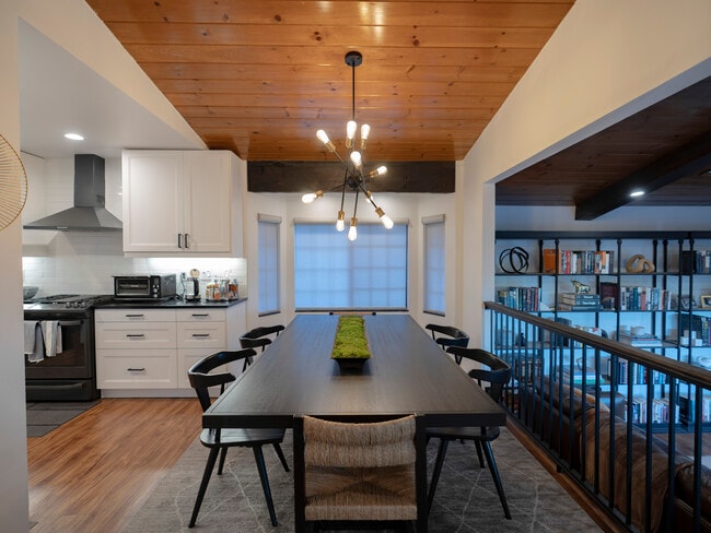 Foto del edificio - 24568 Albrun Dr