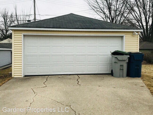 Building Photo - 3 br, 1 bath House - 8509 W Arden Place