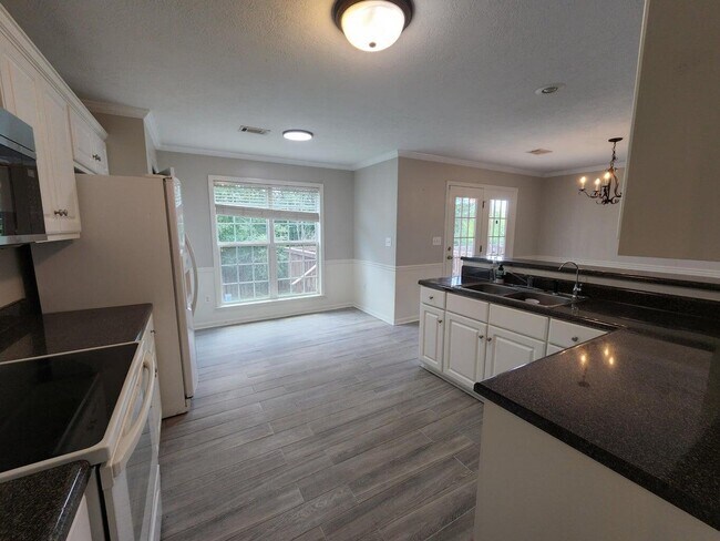 Foto del edificio - 572 Lory Ln