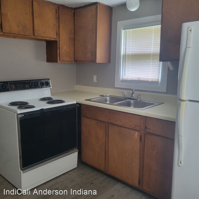 Building Photo - 1 br, 1 bath House - 1735 1/2 Crystal St