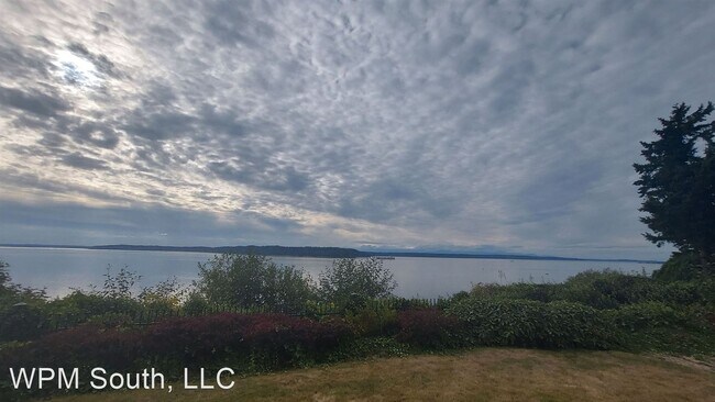 Foto del edificio - 4 br, 3 bath House - 24445 Marine View Dri...