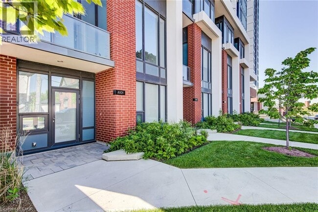 Photo du bâtiment - 5 Wellington St S