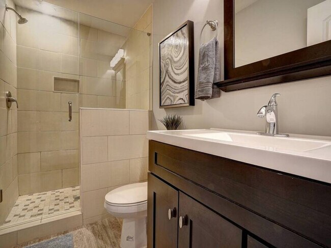 Foto del edificio - 2201 Reading Rd