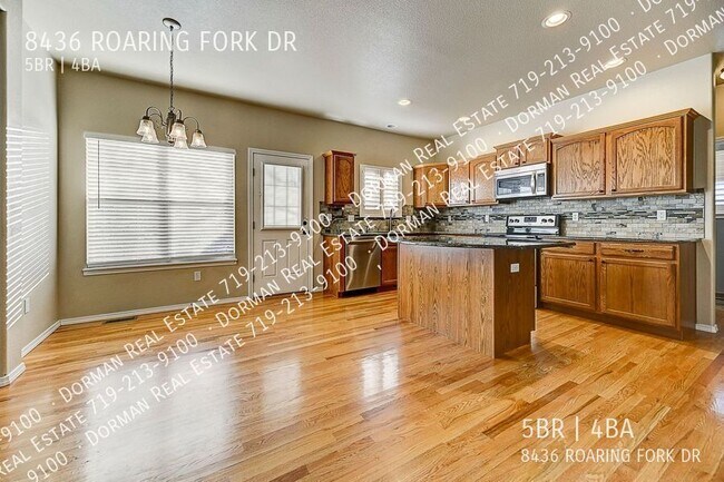 Foto del edificio - 8436 Roaring Fork Dr