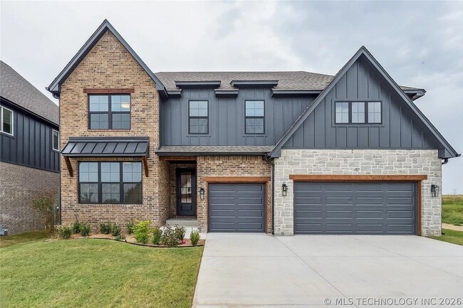 Building Photo - 5 Bed | 5 Bath House