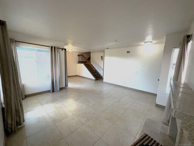 Building Photo - 2103 Manzana Way