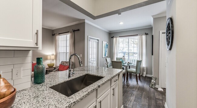Foto del edificio - Start Fresh – $250 Off When You Lease Today