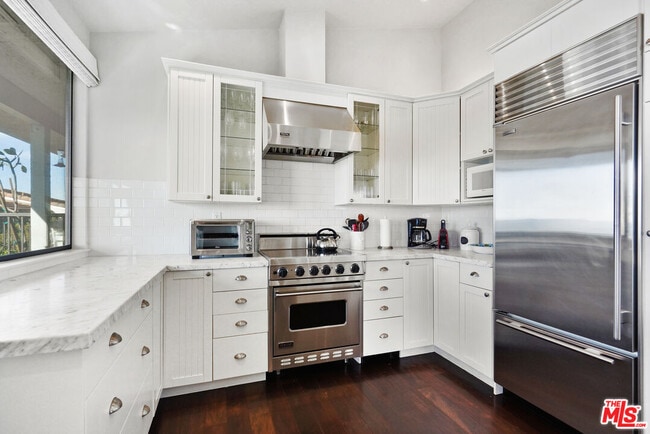 Building Photo - 6787 Las Olas Way