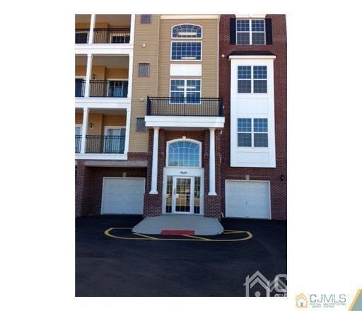 Building Photo - 643 Doral Ct
