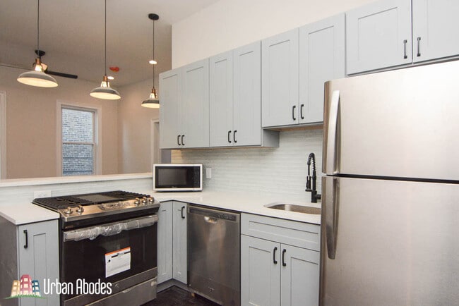 Building Photo - 2031 W 23rd St