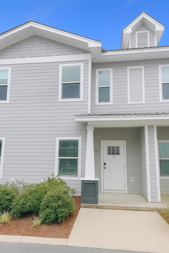 Foto principal - 147 N Sand Palm Rd