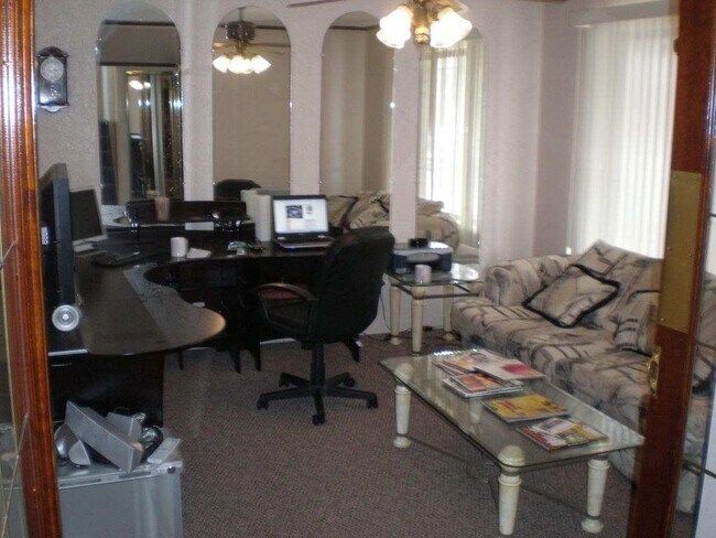 Foto del edificio - 11849 Ontario Dr