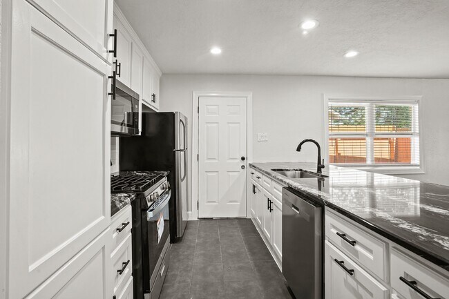 Building Photo - 1030 Grand Jct Dr