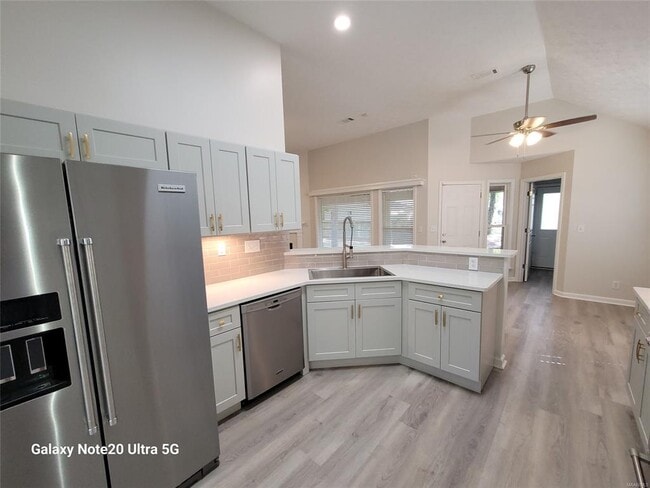 Building Photo - 6404 Deerwood Pl