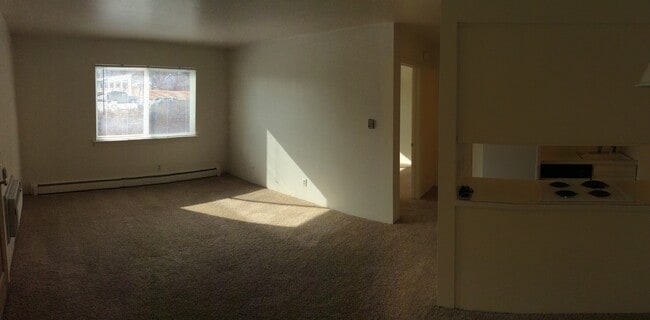 Building Photo - Open Concept Apartment near Table Mesa