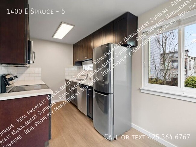 Building Photo - 1400 E Spruce-5
