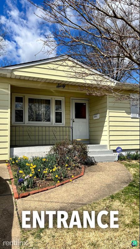 Building Photo - 3 br, 1.5 bath House - 60 E Side Ave