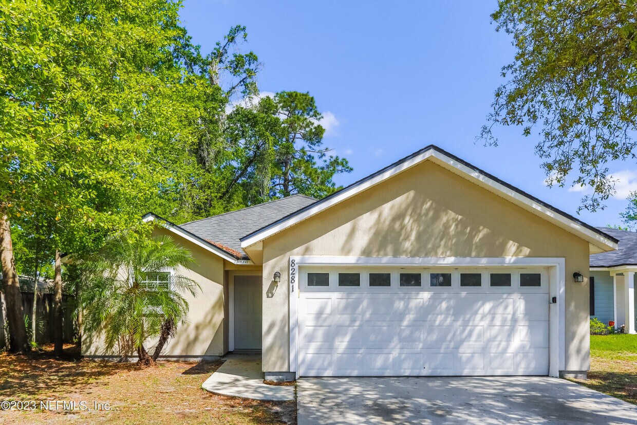Foto principal - 8281 Maple St