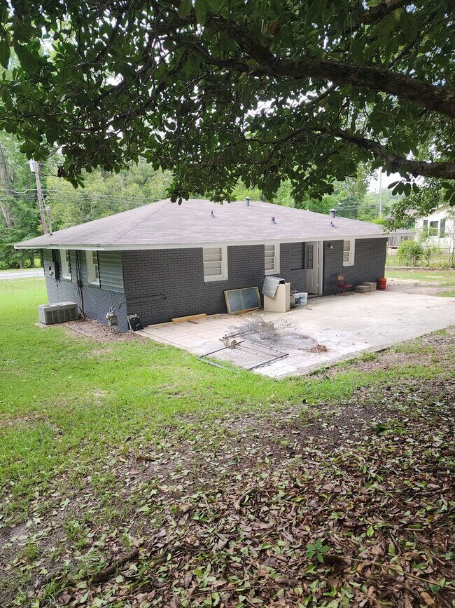 Foto del edificio - BEAUTIFUL 3 BEDROOMS 2 BATHS IN PHENIX CITY