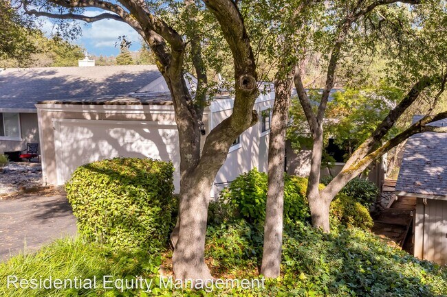 Building Photo - 2 br, 2 bath House - 3557 Montclair Road
