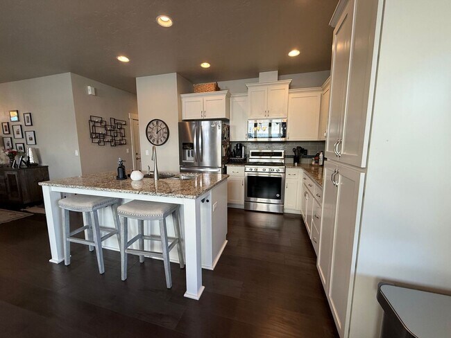 Foto del edificio - Beautiful 3 Bed/2.5 Bath Home in SE Bend - Ruby Peak Lane